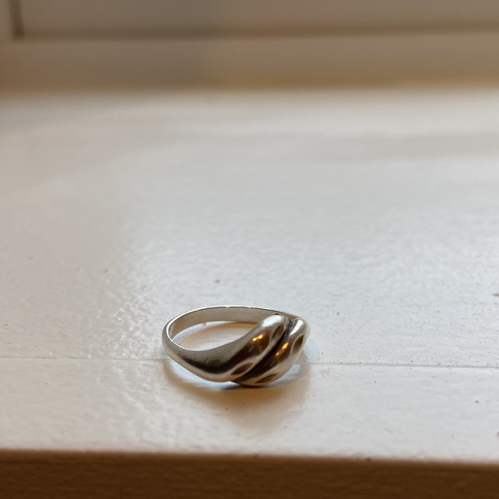 Sterling silver ring, double wave design. Size 5
